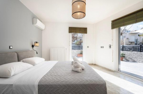 Sea, Sand n' Style La Bella's Port & Beach Retreat - Dodekanes Kos